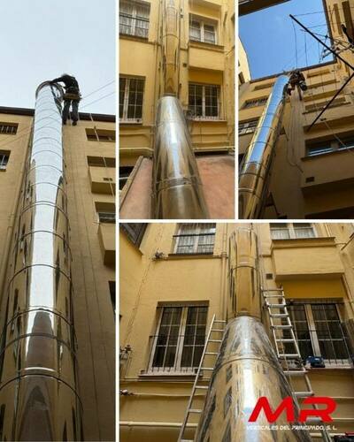Instalación de chimenea de ventilación en patio interior