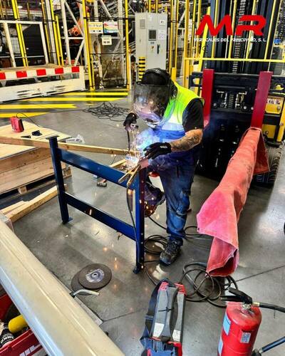 Montaje de robótica en la fábrica Michelin de Valladolid