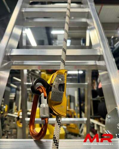 Trabajos recientes de robótica industrial en la planta de Michelin en Valladolid, con montaje y ajuste de estructuras y sistemas automatizados