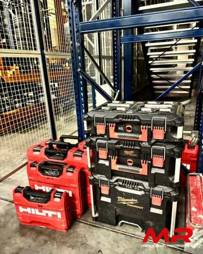 Trabajos recientes de robótica industrial en la planta de Michelin en Valladolid, con montaje y ajuste de estructuras y sistemas automatizados