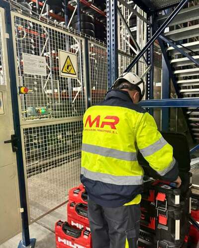 Trabajos recientes de robótica industrial en la planta de Michelin en Valladolid, con montaje y ajuste de estructuras y sistemas automatizados