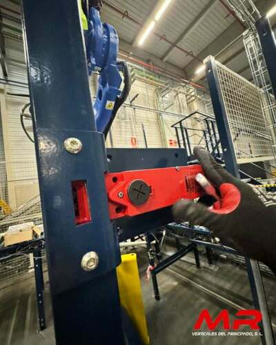 Trabajos recientes de robótica industrial en la planta de Michelin en Valladolid, con montaje y ajuste de estructuras y sistemas automatizados