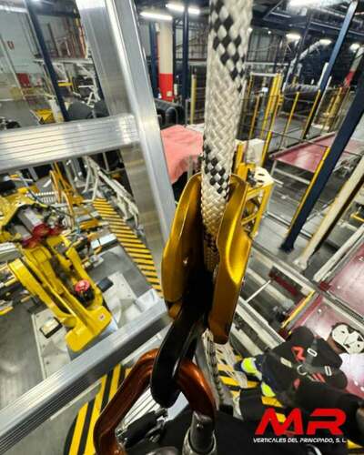 Trabajos recientes de robótica industrial en la planta de Michelin en Valladolid, con montaje y ajuste de estructuras y sistemas automatizados