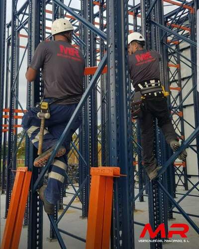 Instalación de estructuras metálicas - MR Verticales del Principado