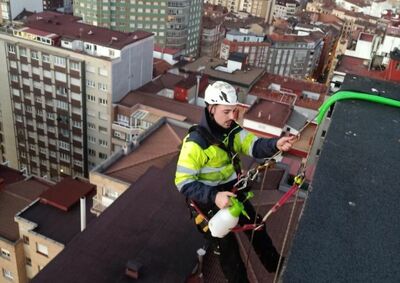 NORMAS UNE: Normativa de los trabajos verticales en España