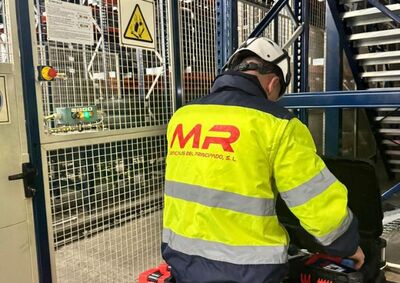 Trabajos de robótica industrial en la planta de Michelin en Valladolid